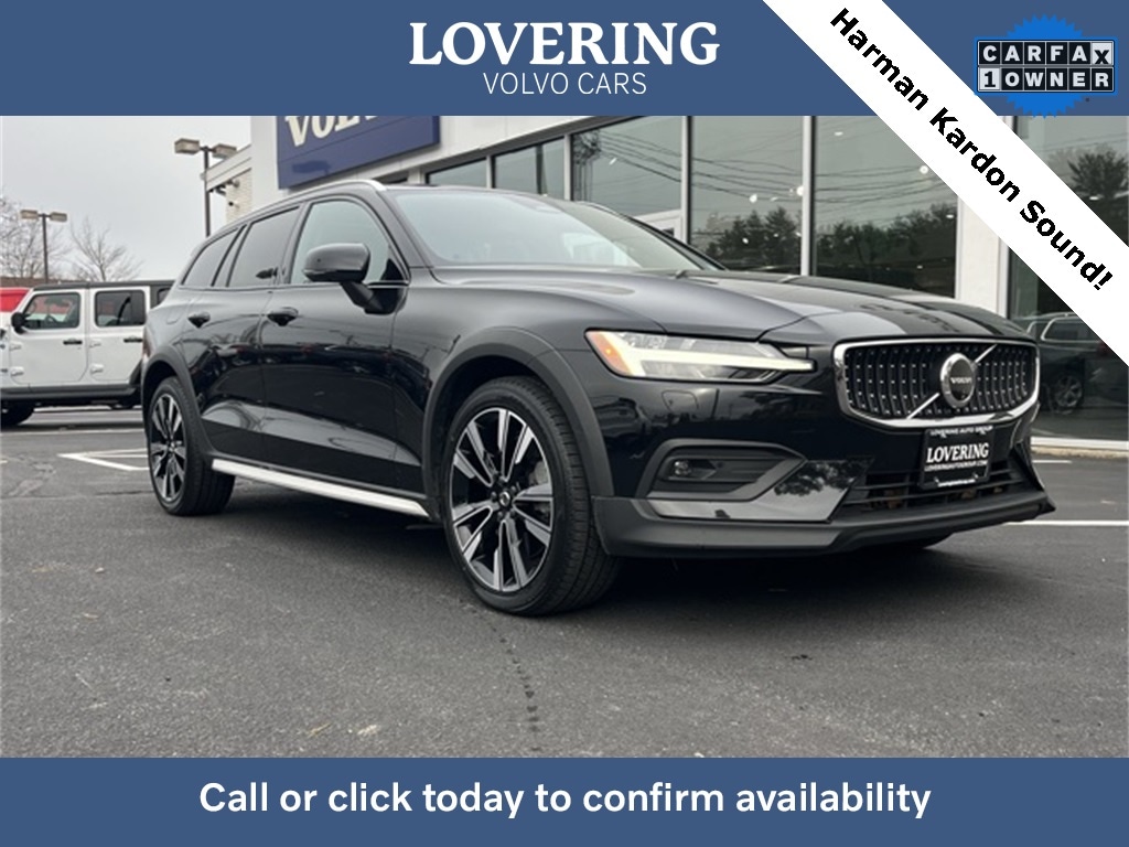 2024 Volvo V60 Cross Country Ultimate's photo