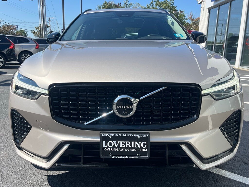 2025 Volvo XC60 B5 Plus photo 3