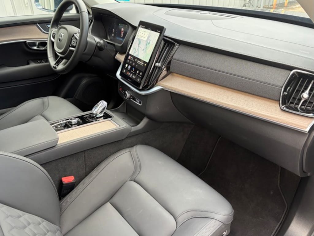 Certified 2025 Volvo XC90 B6 Plus 7-Seater SUV