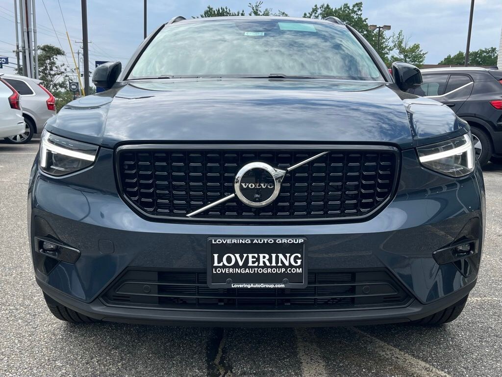 New 2026 Volvo XC40 B5 Ultra SUV