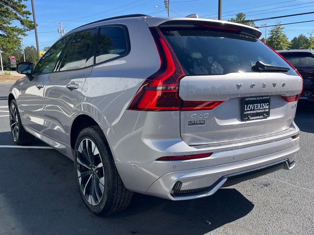 2026 Volvo XC60 Plus - Photo 9