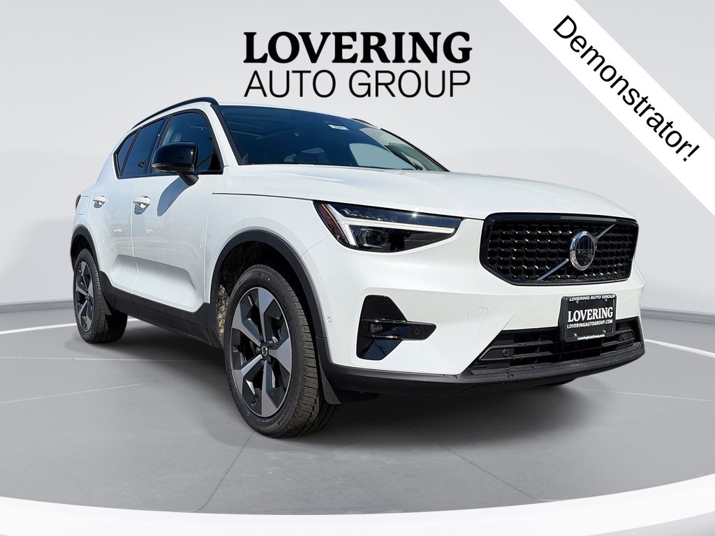 2026 Volvo XC40 SUV 