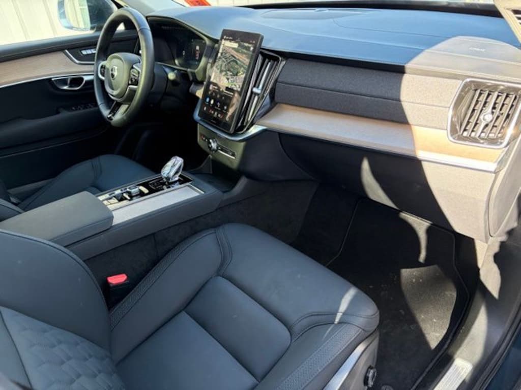 Certified 2025 Volvo XC90 B6 Plus 7-Seater SUV