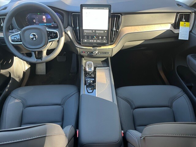 2026 Volvo XC60 B5 Plus photo 2