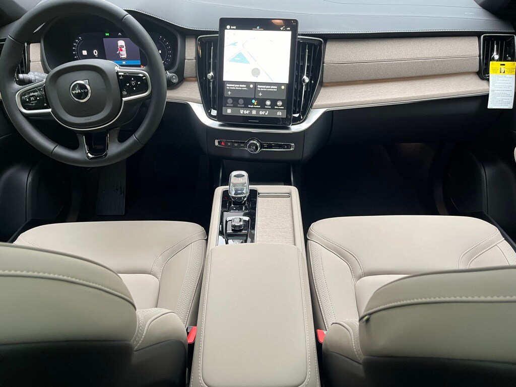 2026 Volvo XC90 Plus photo 4