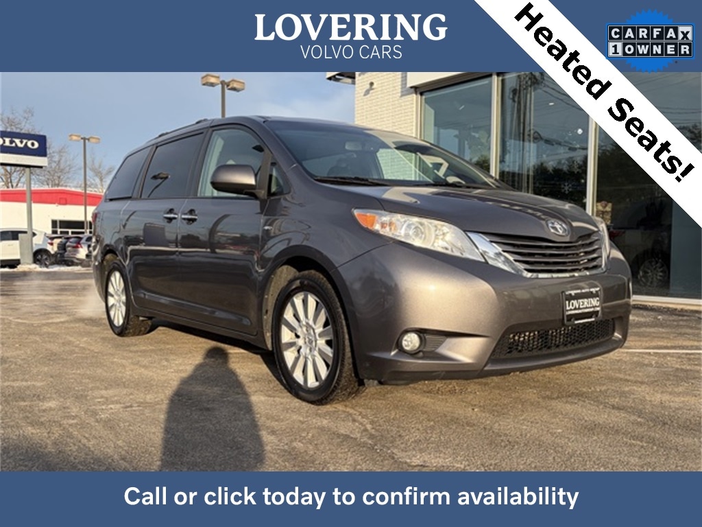 2017 Toyota Sienna XLE's photo