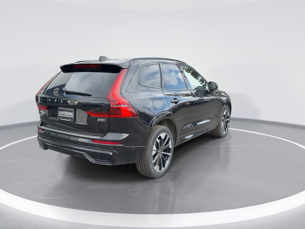 2026 Volvo XC60 Plus - Photo 8