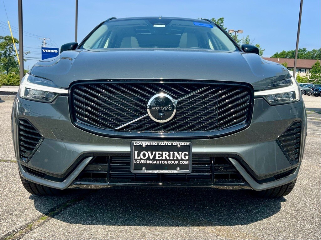 2026 Volvo XC60 Hybrid T8 photo 3