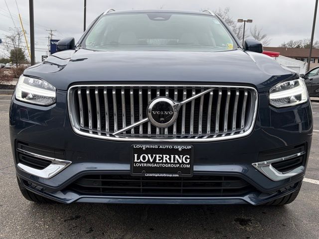 2023 Volvo XC90 B5 Plus photo 3