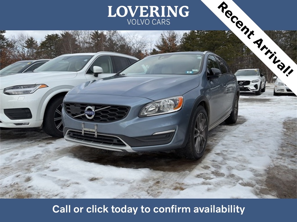 2018 Volvo V60 Base's photo