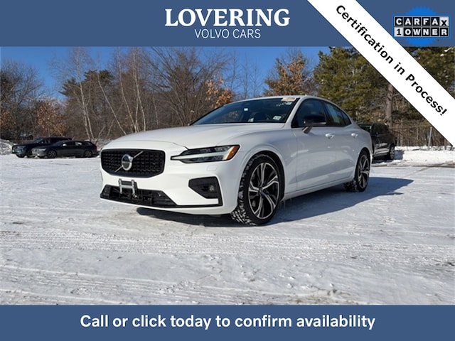 2024 Volvo S60 B5 Core Dark Theme Sedan