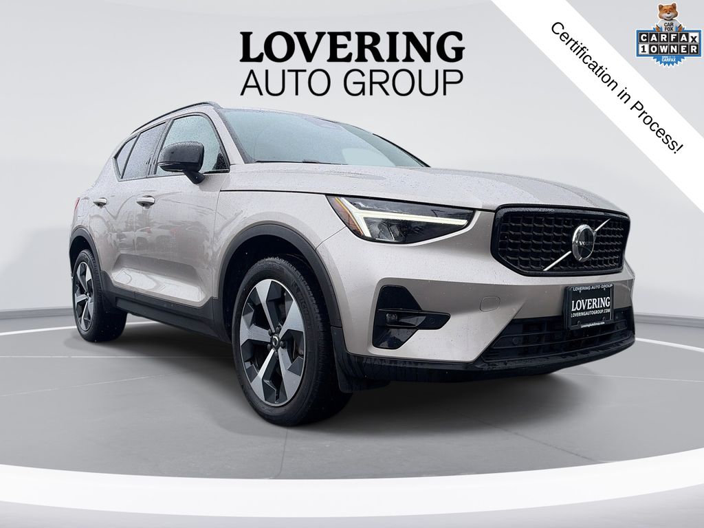 2023 Volvo XC40 SUV 