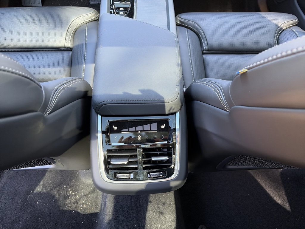 2026 Volvo XC60 Ultra - Photo 23