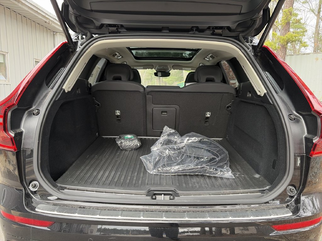 2026 Volvo XC60 Plus - Photo 21