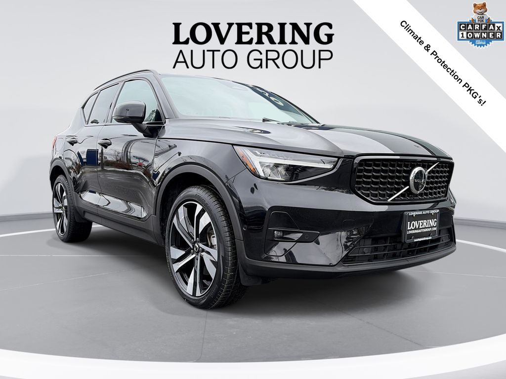2024 Volvo XC40 SUV 