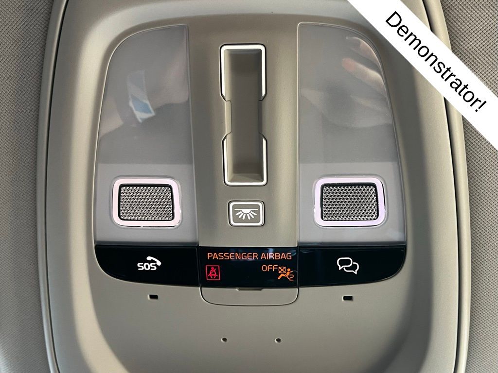 2026 Volvo XC60 Plus - Photo 27