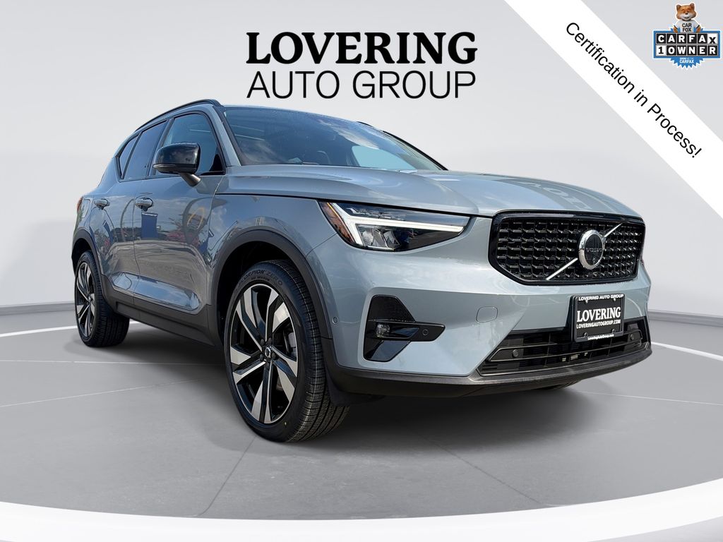2023 Volvo XC40 SUV 