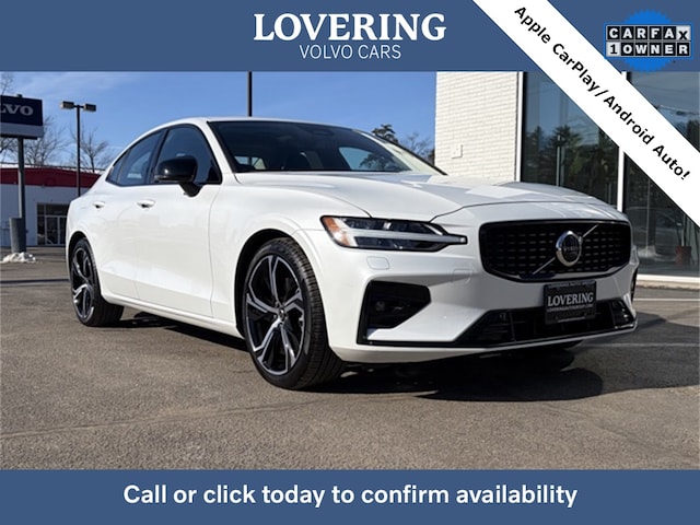 2024 Volvo S60 B5 Core Dark Theme Sedan