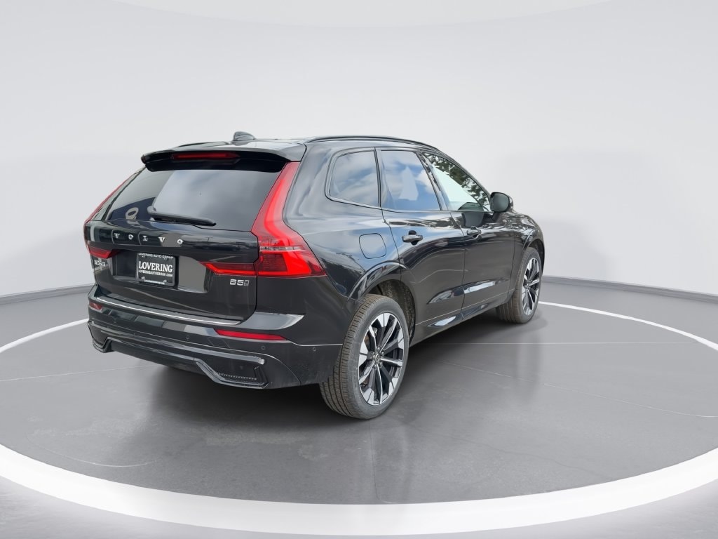 2026 Volvo XC60 Plus - Photo 9