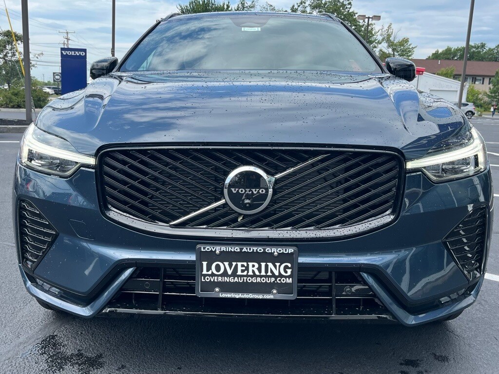 2026 Volvo XC60 B5 Plus photo 3