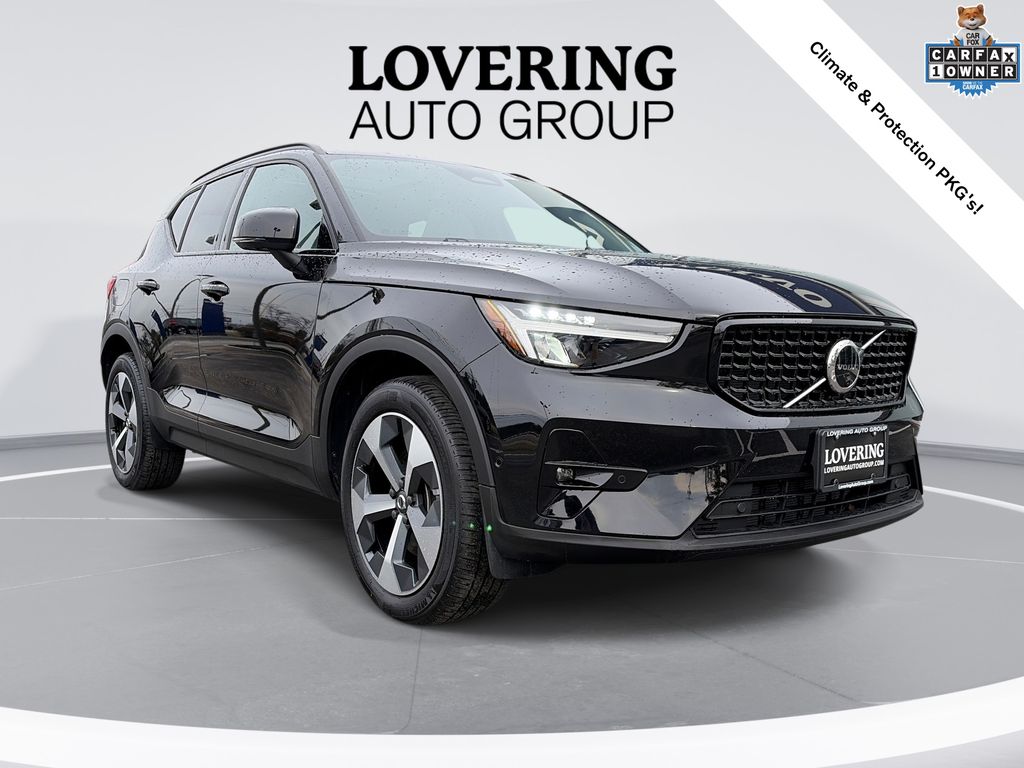 2023 Volvo XC40 SUV 