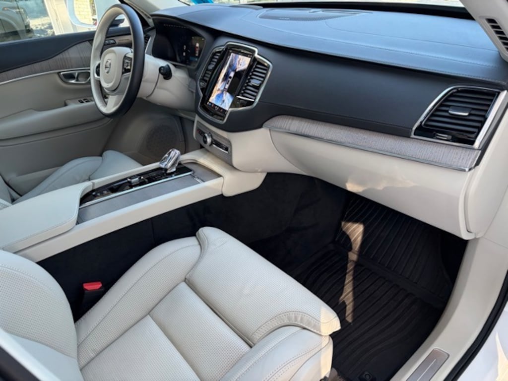 Certified 2024 Volvo XC90 Recharge Plug-In Hybrid Ultimate SUV