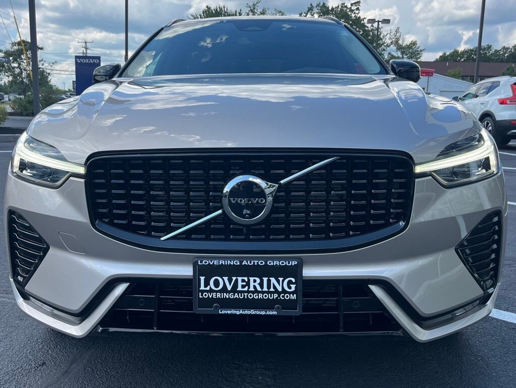 2025 Volvo XC60 B5 Plus photo 3