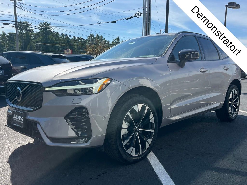 2026 Volvo XC60 Plus - Photo 7