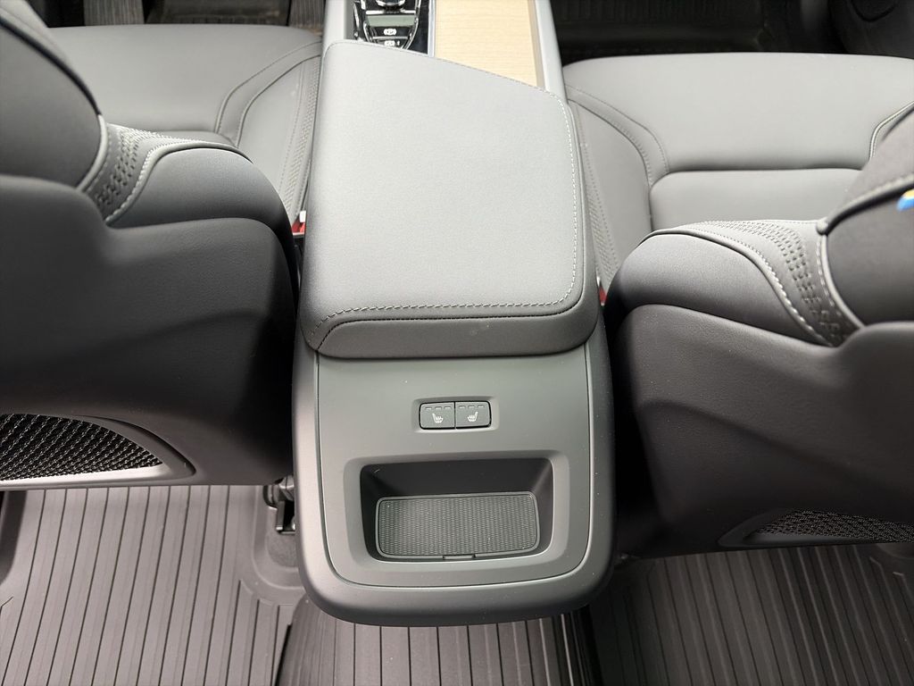 2026 Volvo XC60 Plus - Photo 21