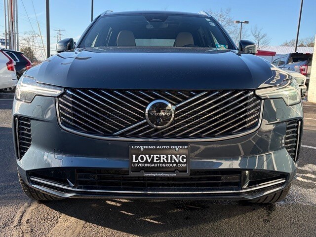 2025 Volvo XC90 B5 Plus photo 3