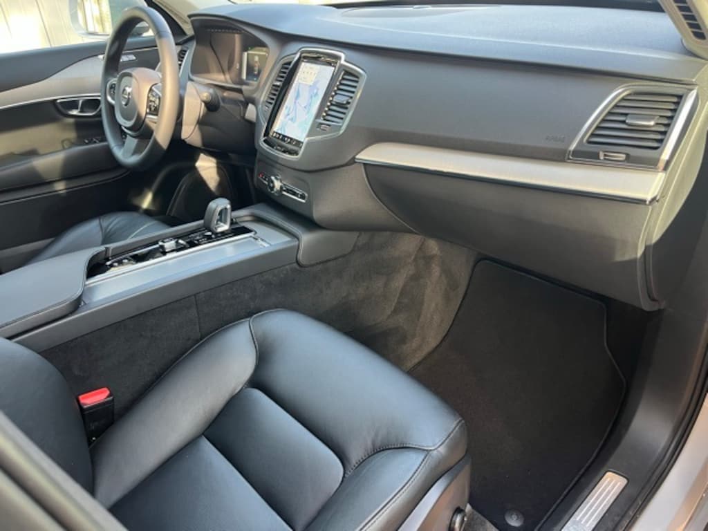 Used 2023 Volvo XC90 B5 Core SUV