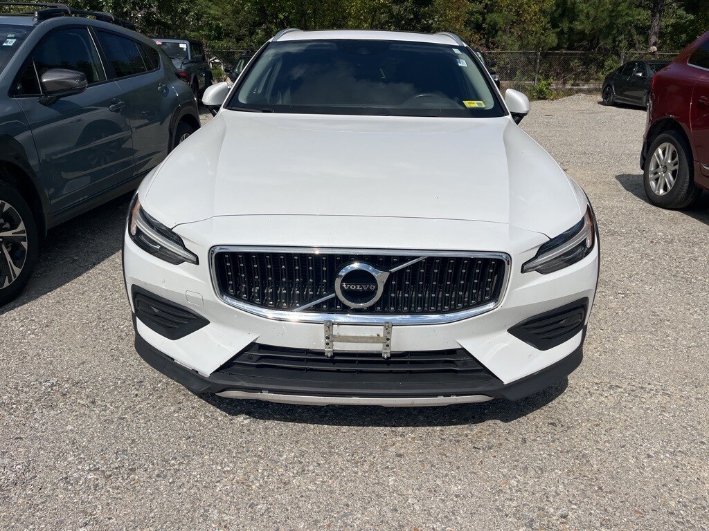 2020 Volvo V60 Cross Country T5 photo 2