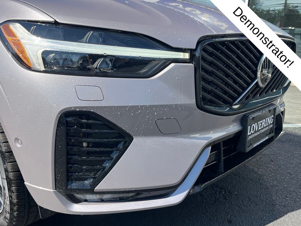 2026 Volvo XC60 Plus - Photo 13