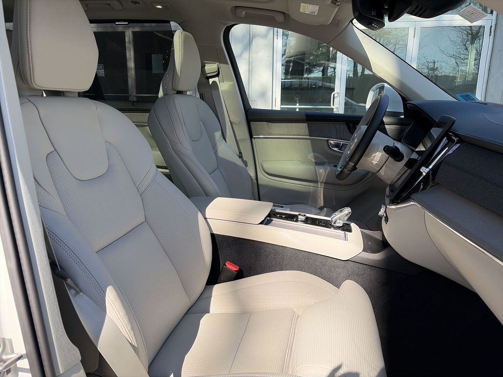 2026 Volvo XC90 Ultra - Photo 25
