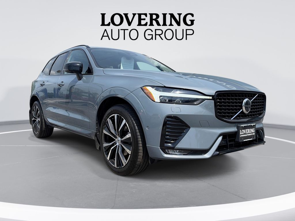 2023 Volvo XC60 B5 Plus Dark Theme AWD's photo