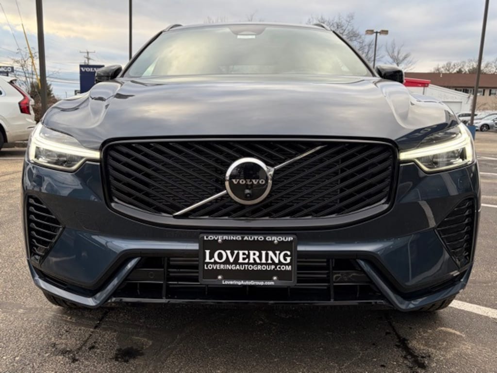 New 2026 Volvo XC60 plug-in hybrid T8 Plus SUV