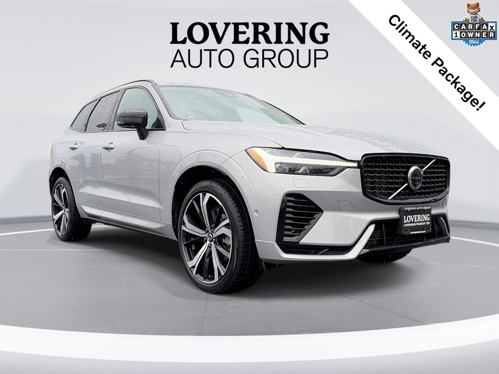 2024 Volvo XC60 T8 Ultimate Dark Theme AWD's photo