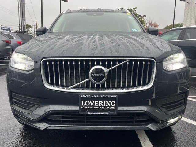 2022 Volvo XC90 T6 Momentum photo 2
