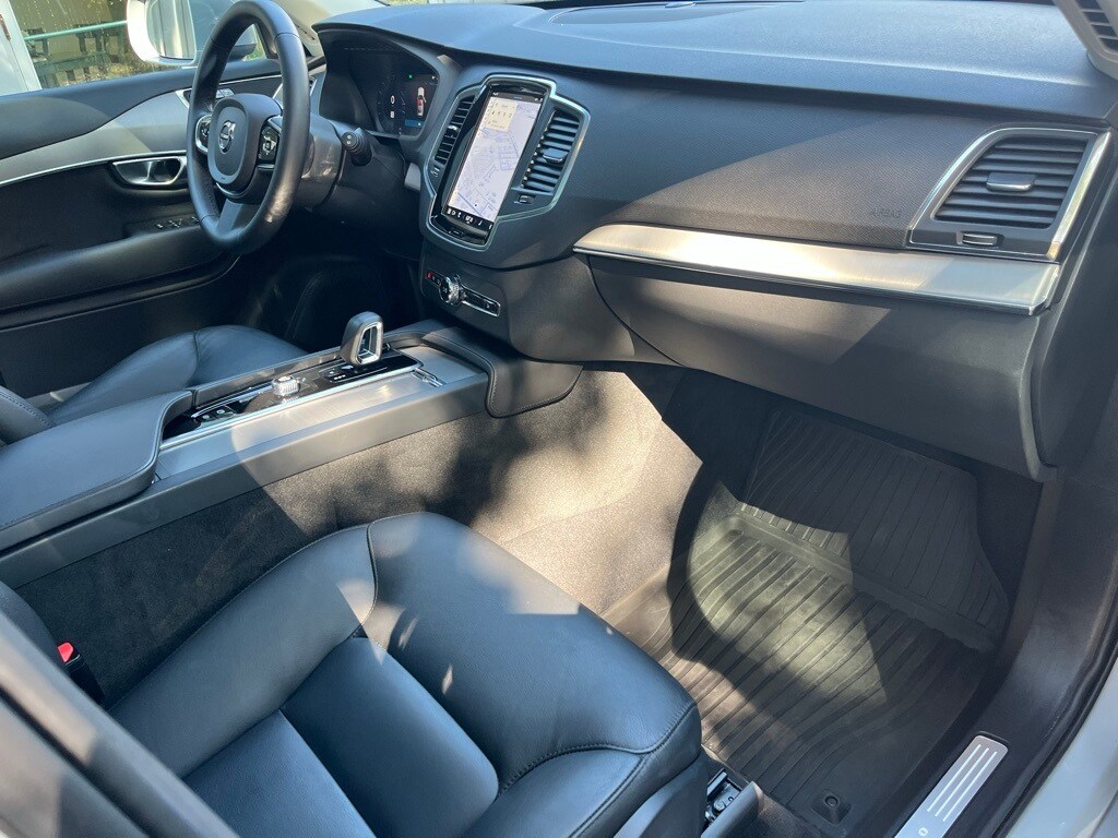 2024 Volvo XC90 B5 Core photo 2