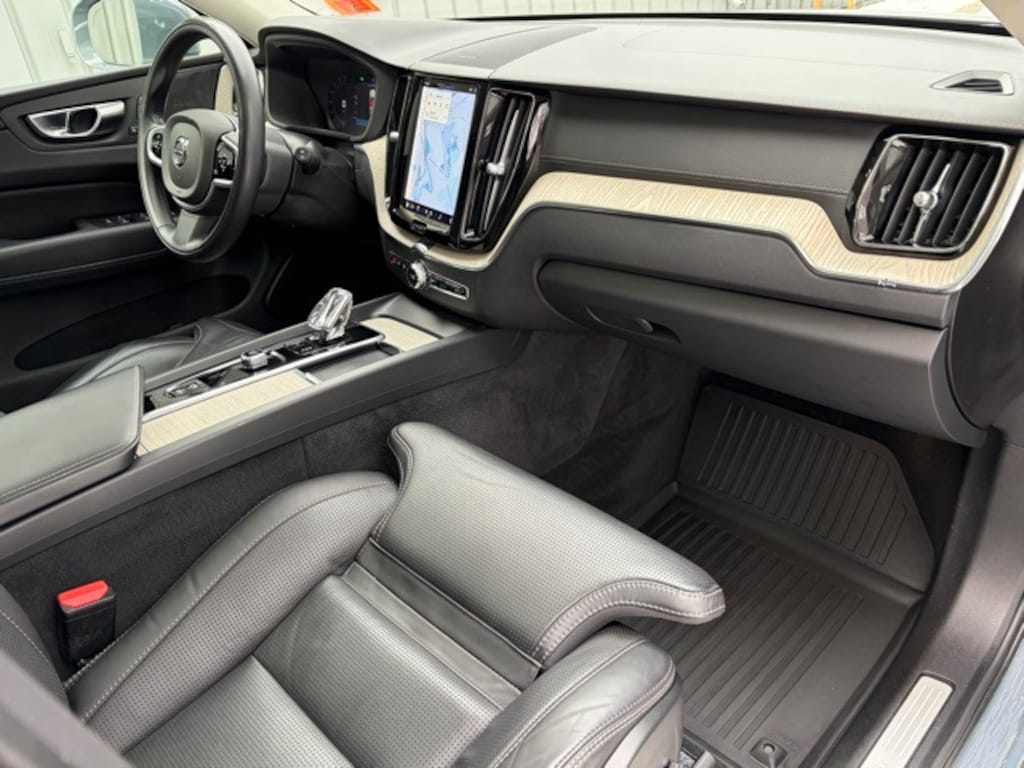 Certified 2022 Volvo XC60 B6 Inscription SUV