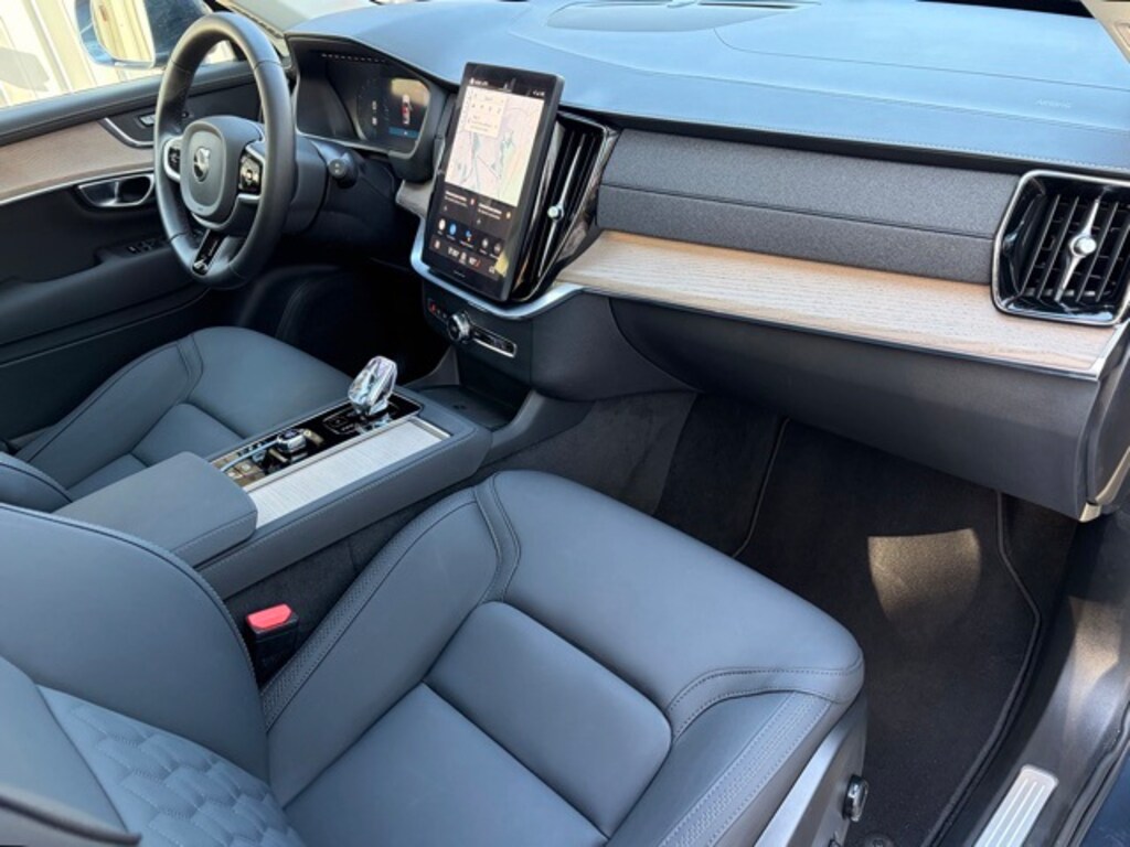 Certified 2025 Volvo XC90 B6 Plus 7-Seater SUV