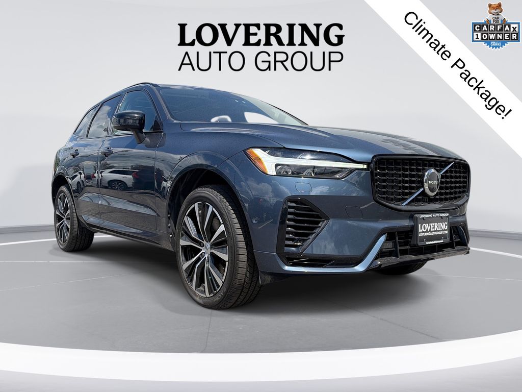 2023 Volvo XC60 T8 Ultimate Dark Theme AWD's photo