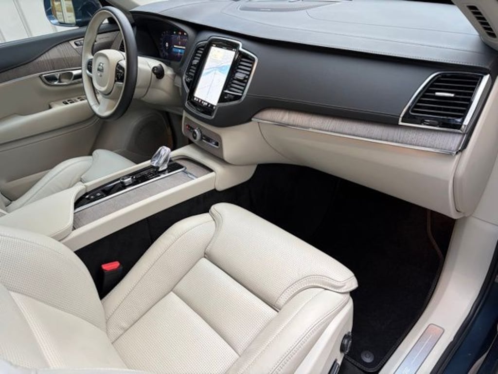 Certified 2023 Volvo XC90 Recharge Plug-In Hybrid Ultimate SUV