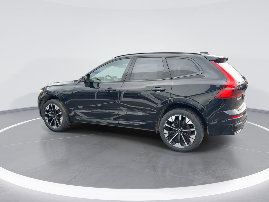 2026 Volvo XC60 Plus - Photo 6
