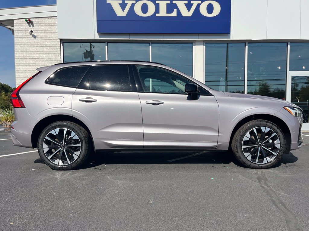 2026 Volvo XC60 Plus - Photo 11
