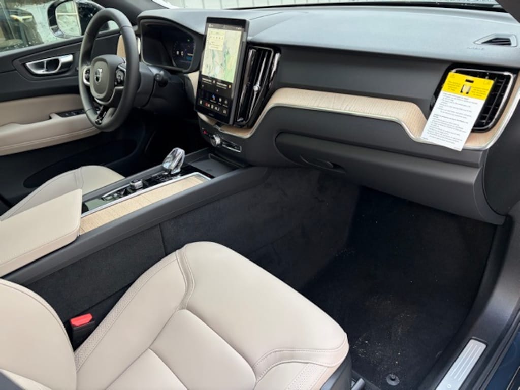 New 2026 Volvo XC60 plug-in hybrid T8 Plus SUV