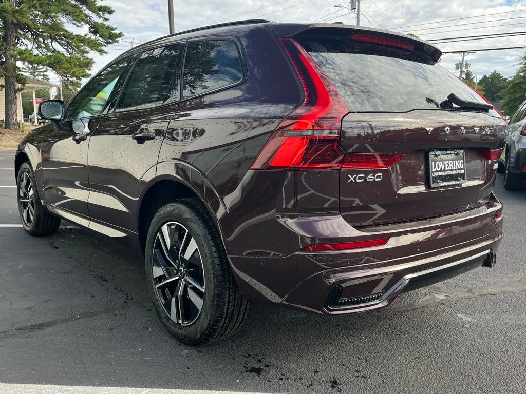2026 Volvo XC60 Plus - Photo 9