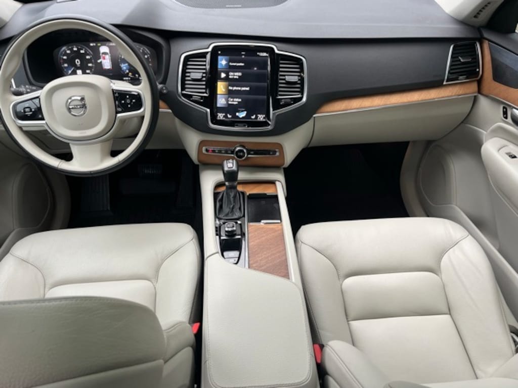 Certified 2022 Volvo XC90 T6 Momentum SUV