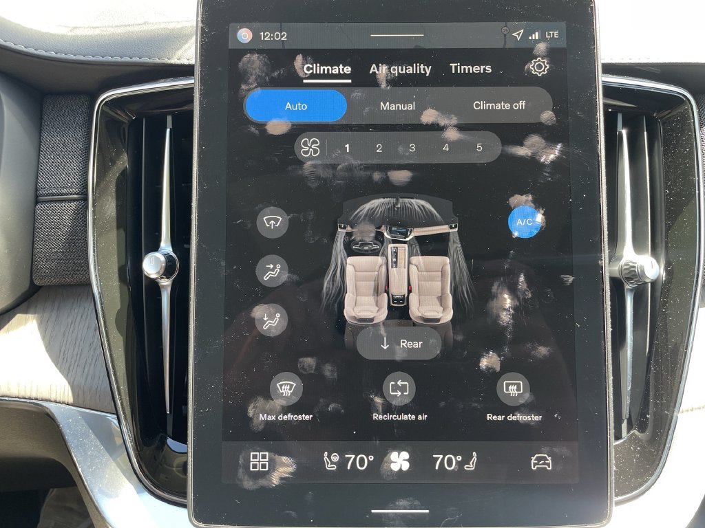 2026 Volvo XC90 Ultra - Photo 18