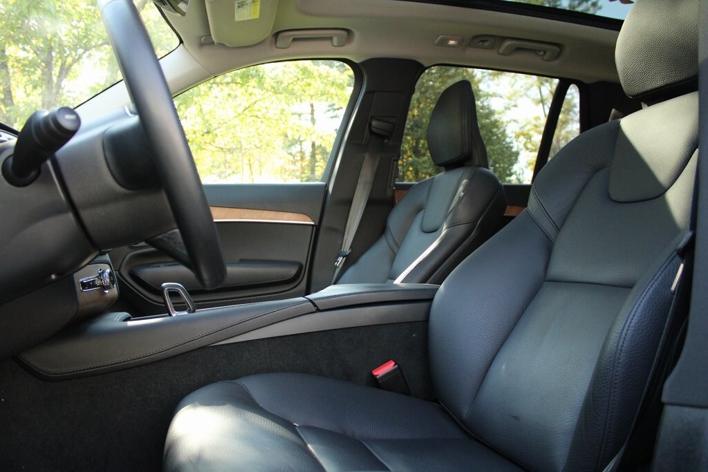 2024 Volvo XC90 Recharge T8 Plus photo 2